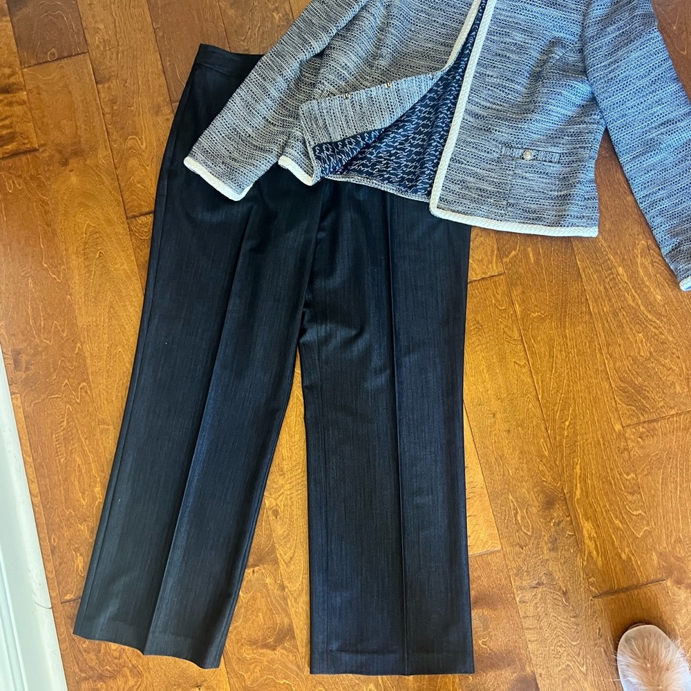 Elegant Wide-Leg Pants, Dark Navy, Classy and Classic. 
Karl jacket &‎ blouse.